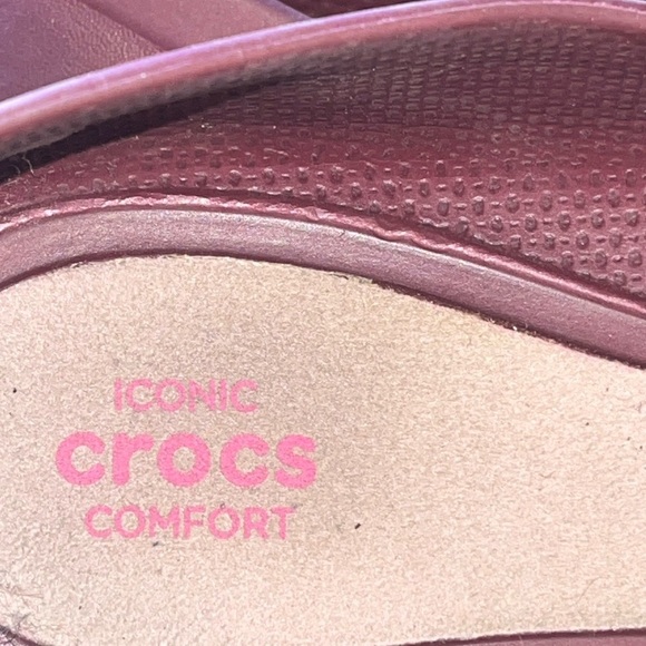 Crocs Women's Lina Ballet Flat, maroonish/pink color, women’s size 8 - Picture 7 of 9